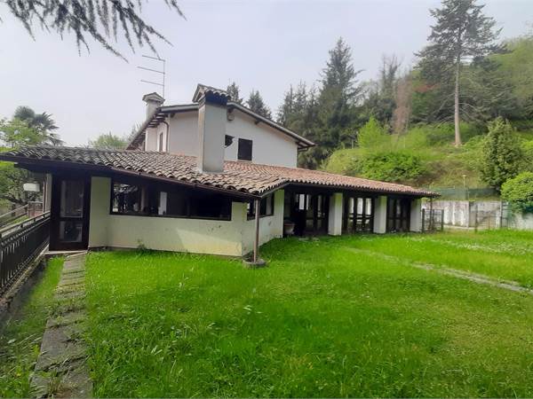 VILLA CON PISCINA A MASER